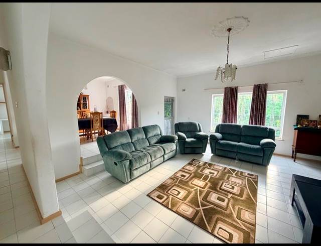 4 BEDROOM HOUSE FOR SALE IN RESERVOIR HILLS